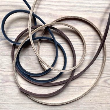 Meterpris / Firkantet lædersnøre